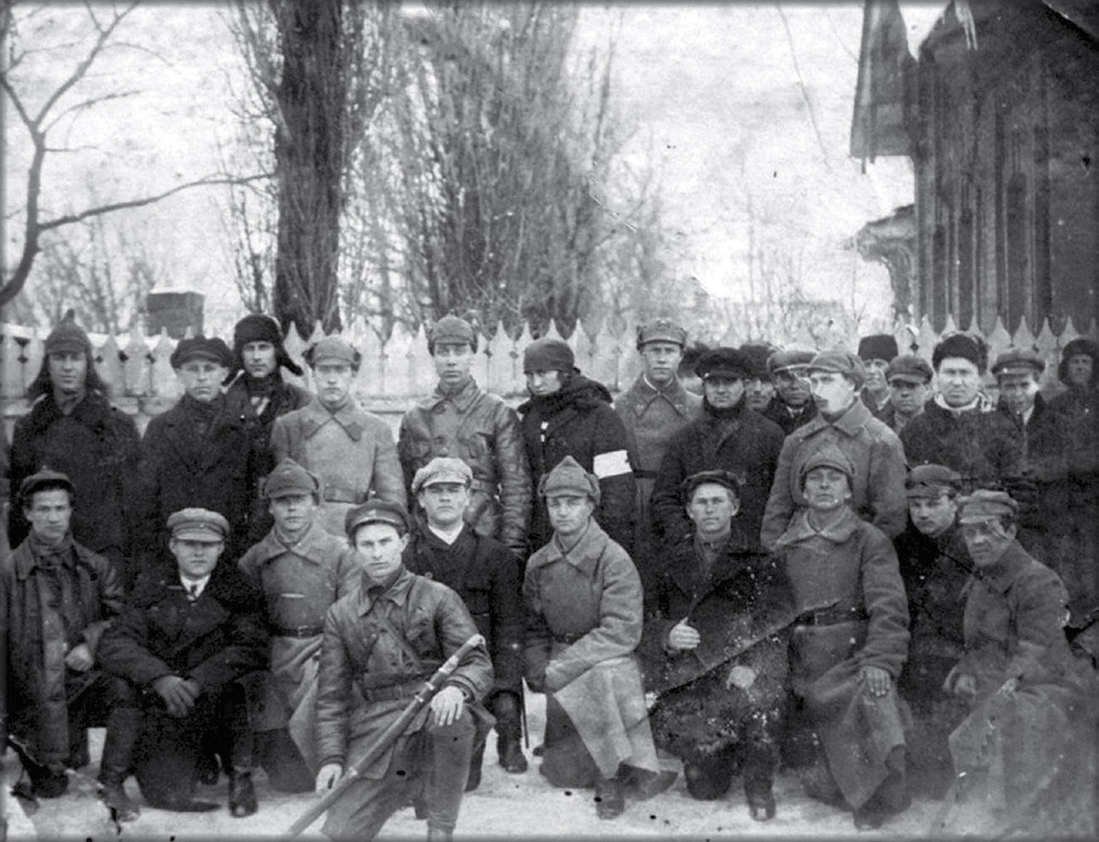 Комсомольцы и молодые большевики станции Зверево