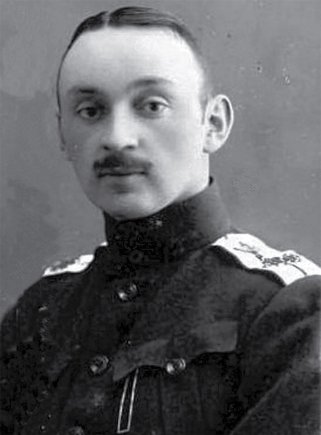 Командир белогвардейского Зверевского самолётного отряда подполковник П.С. Лавров